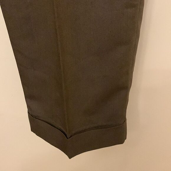 Haggar classic fit pleated, cuffed wrinkle free brown pants Size 38W X 30L NWT - Picture 3 of 8